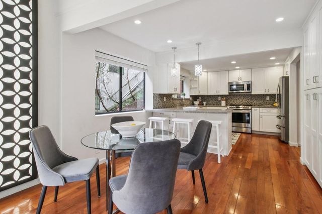 6875 The Turn, Oakland, CA 94611