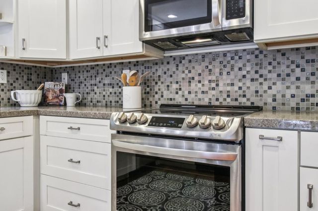 6875 The Turn, Oakland, CA 94611