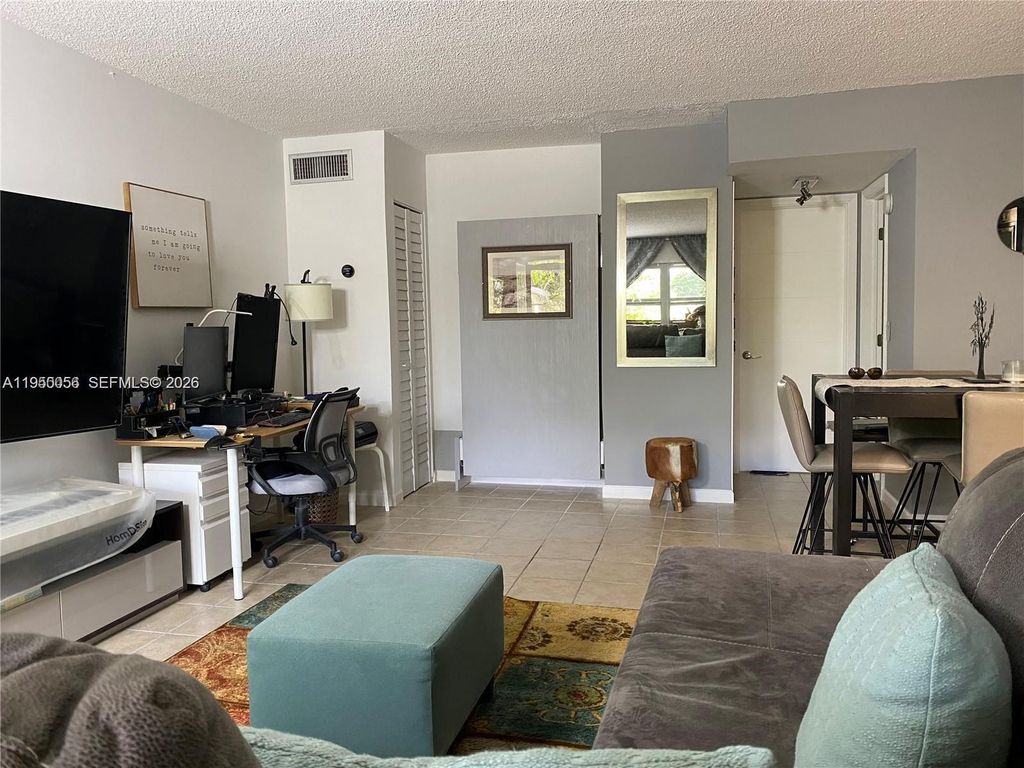 1425 Arthur St 115B, Hollywood, FL 33020