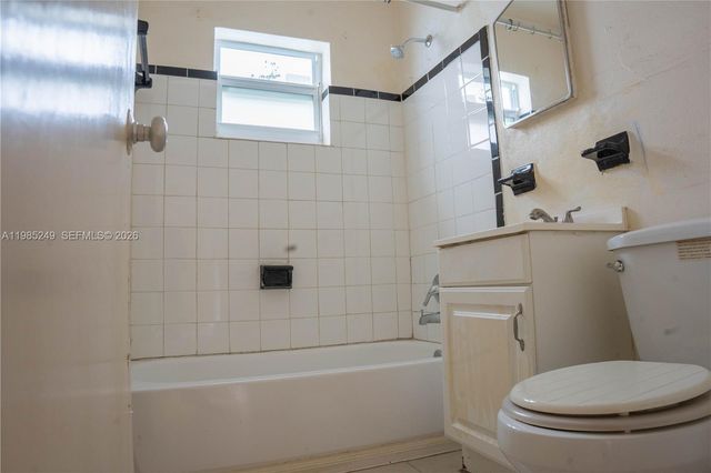 3230 SW 47th Ave, West Park, FL 33023