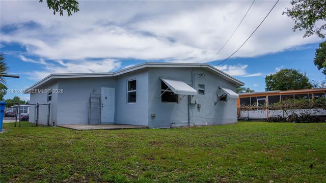 3230 SW 47th Ave, West Park, FL 33023