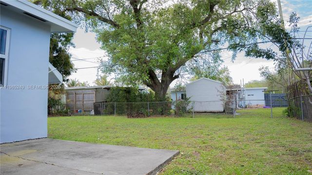 3230 SW 47th Ave, West Park, FL 33023