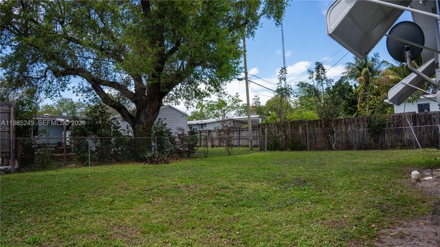 3230 SW 47th Ave, West Park, FL 33023