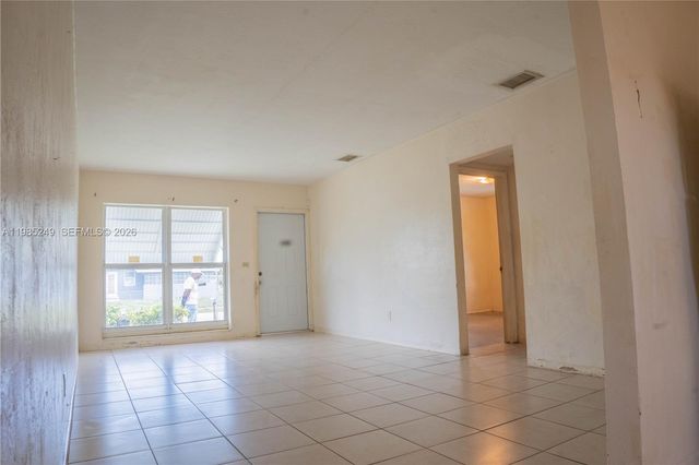 3230 SW 47th Ave, West Park, FL 33023