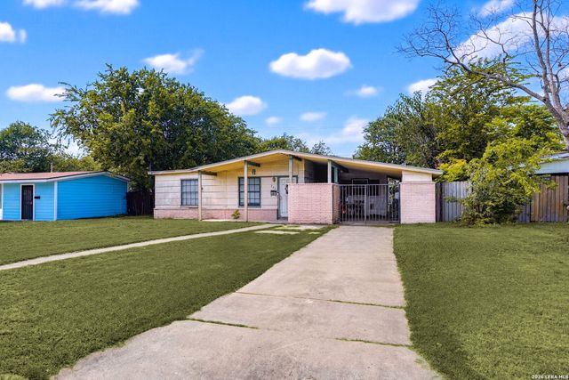 242 Brettonwood Dr, San Antonio, TX 78218