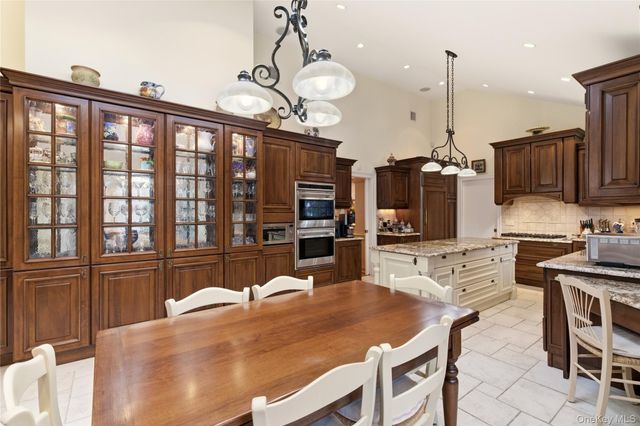 1017 Friendly Road, Upper Brookville, NY 11771