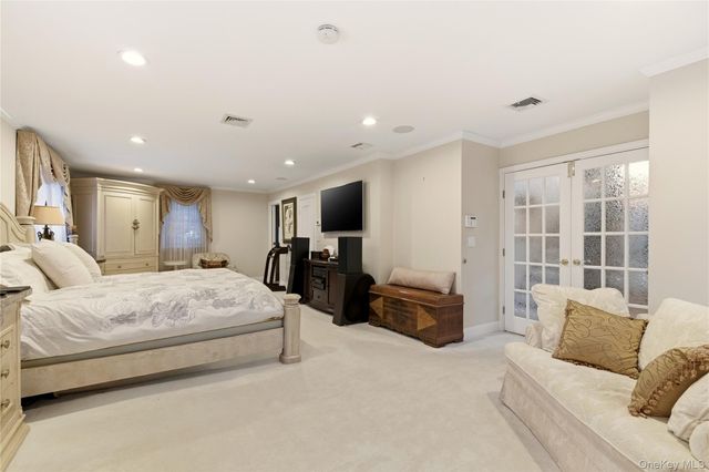 1017 Friendly Road, Upper Brookville, NY 11771