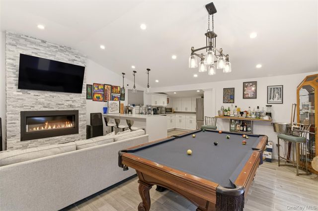 1017 Friendly Road, Upper Brookville, NY 11771