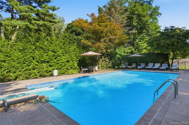 1017 Friendly Road, Upper Brookville, NY 11771