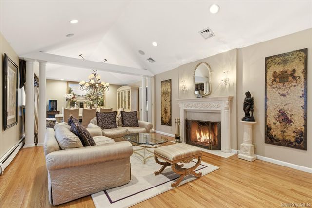 1017 Friendly Road, Upper Brookville, NY 11771