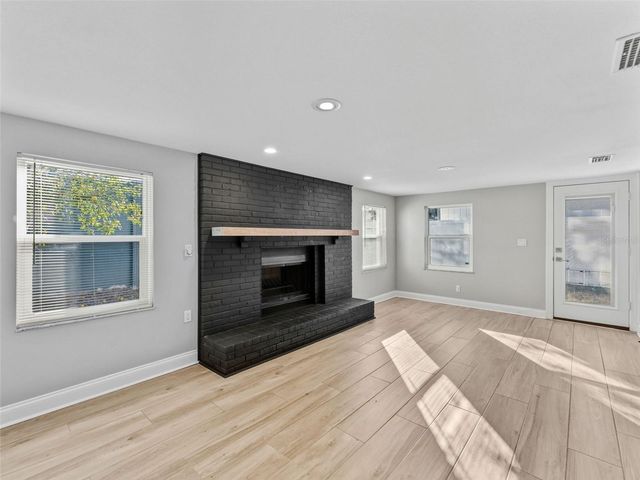 4016 W NASSAU STREET, Tampa, FL 33607