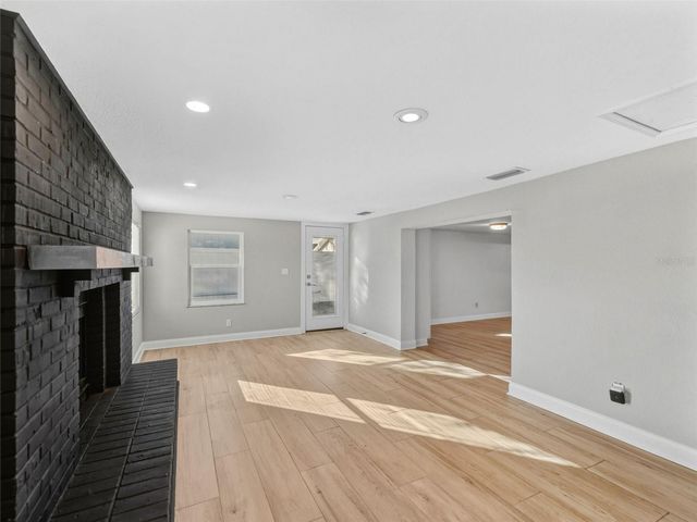 4016 W NASSAU STREET, Tampa, FL 33607