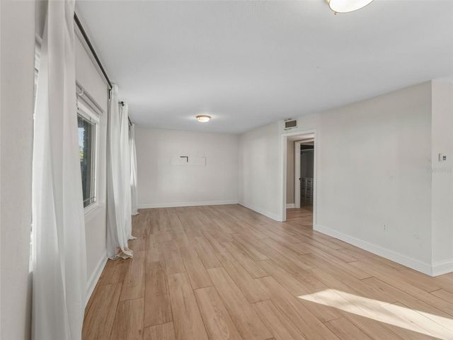 4016 W NASSAU STREET, Tampa, FL 33607