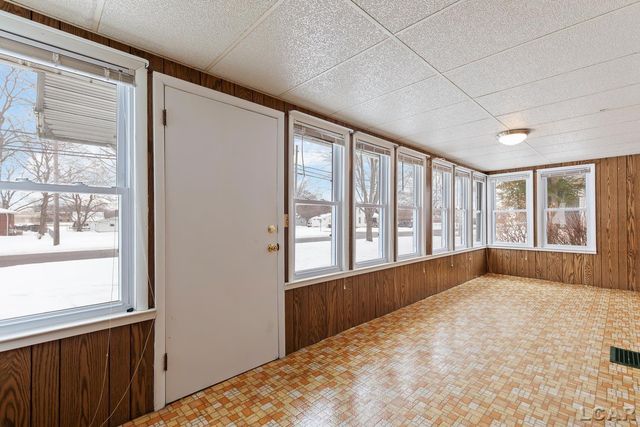 211 S Maumee Street, Tecumseh, MI 49286