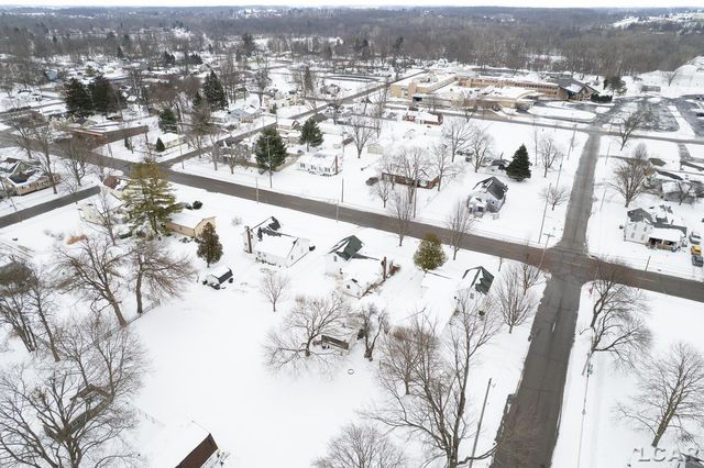 211 S Maumee Street, Tecumseh, MI 49286