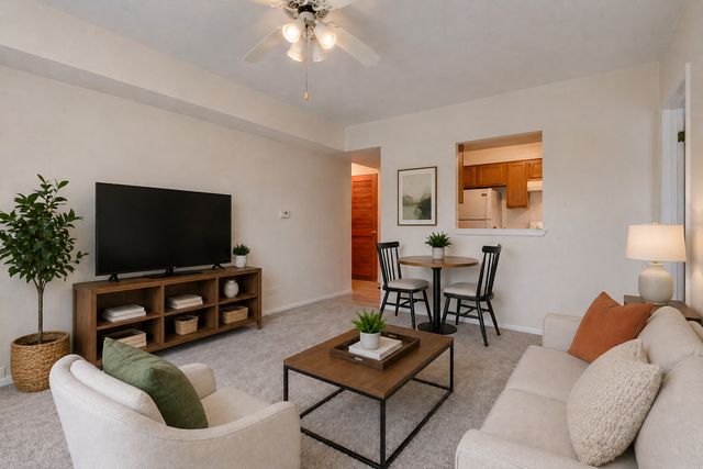 625 W Huntington Commons Road 208, Mount Prospect, IL 60056