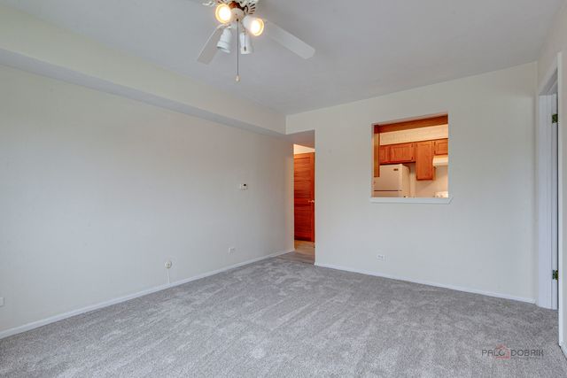 625 W Huntington Commons Road 208, Mount Prospect, IL 60056