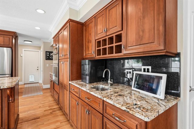 3609 Kingswood Place, Waterloo, IA 50701