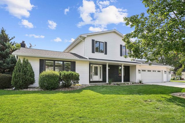 3609 Kingswood Place, Waterloo, IA 50701