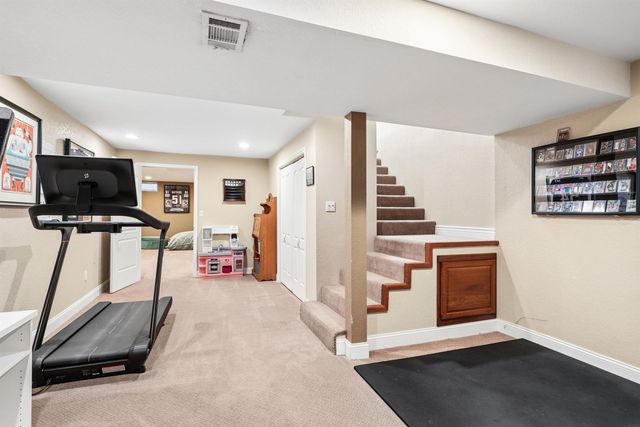 3609 Kingswood Place, Waterloo, IA 50701