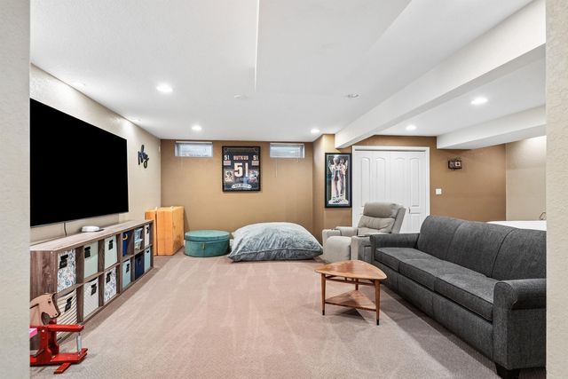 3609 Kingswood Place, Waterloo, IA 50701