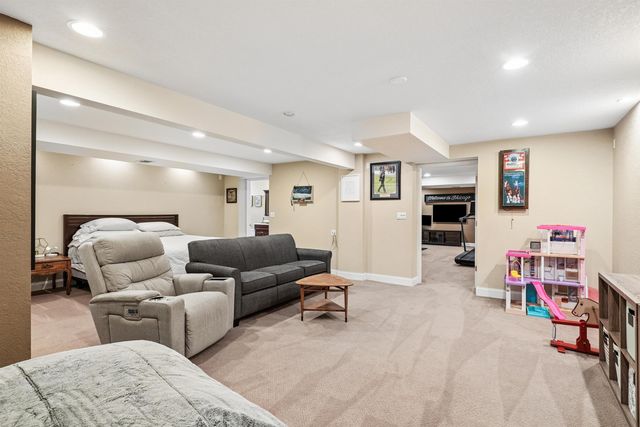 3609 Kingswood Place, Waterloo, IA 50701