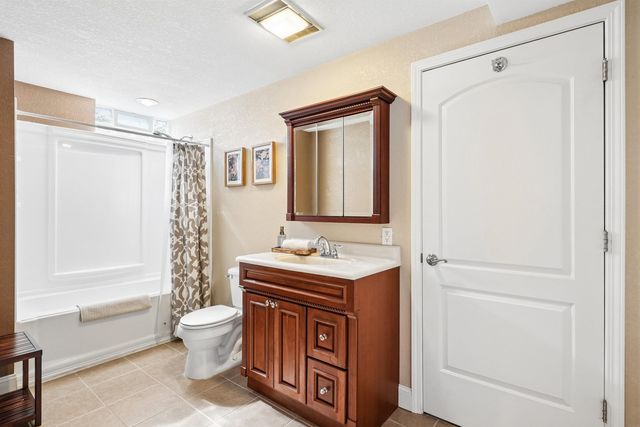3609 Kingswood Place, Waterloo, IA 50701
