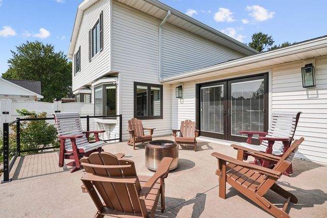 3609 Kingswood Place, Waterloo, IA 50701