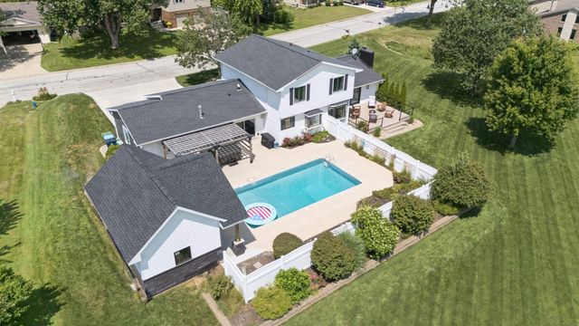 3609 Kingswood Place, Waterloo, IA 50701