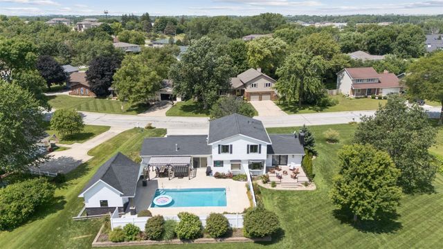3609 Kingswood Place, Waterloo, IA 50701