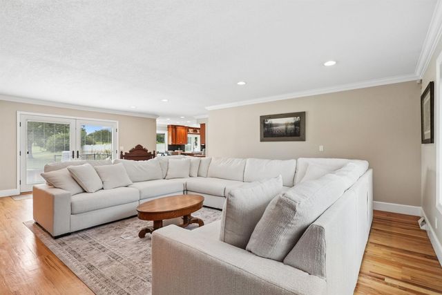 3609 Kingswood Place, Waterloo, IA 50701