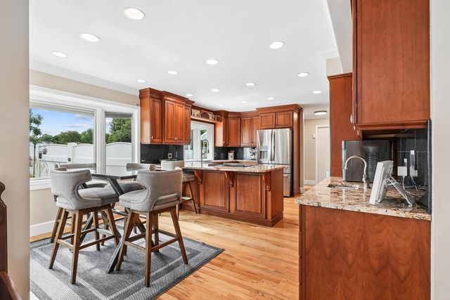 3609 Kingswood Place, Waterloo, IA 50701