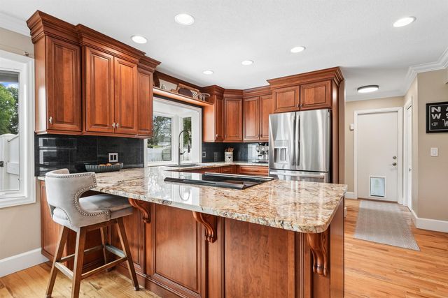 3609 Kingswood Place, Waterloo, IA 50701