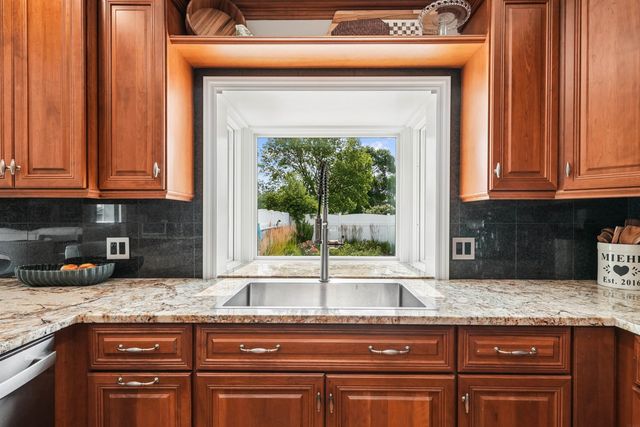 3609 Kingswood Place, Waterloo, IA 50701