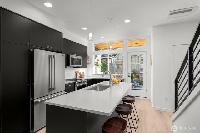 9209 Densmore Avenue N, Seattle, WA 98103