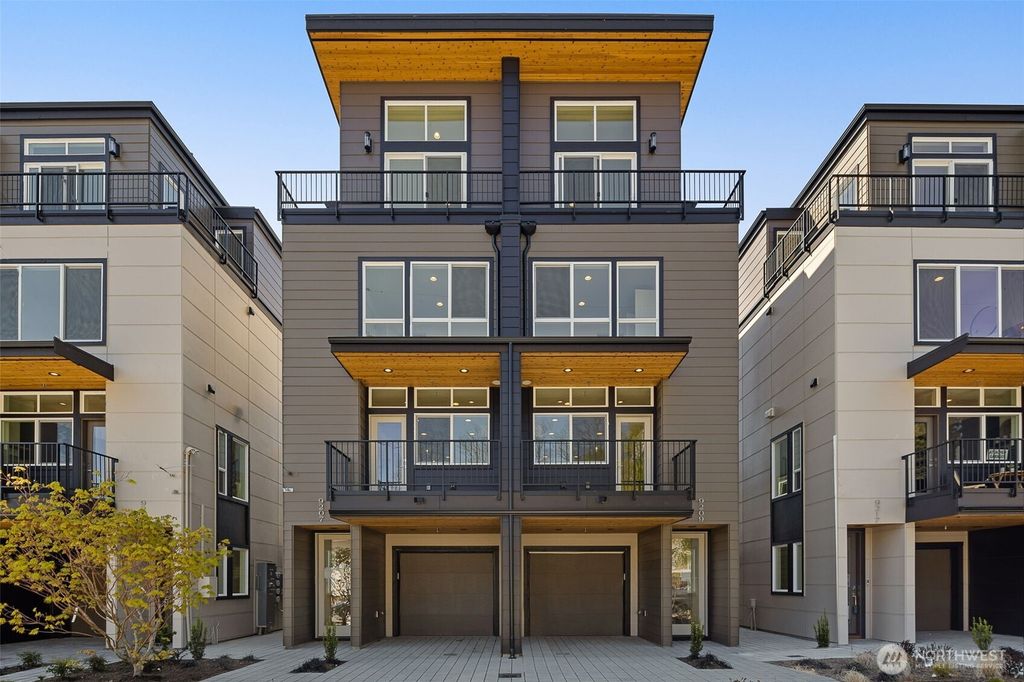 9209 Densmore Avenue N, Seattle, WA 98103