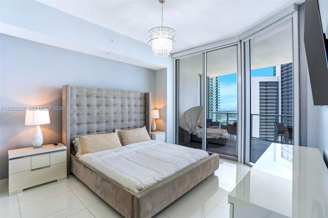 851 NE 1st Ave 3909, Miami, FL 33132