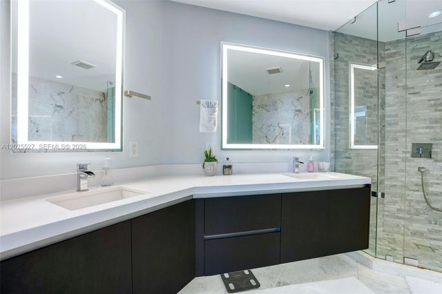 851 NE 1st Ave 3909, Miami, FL 33132