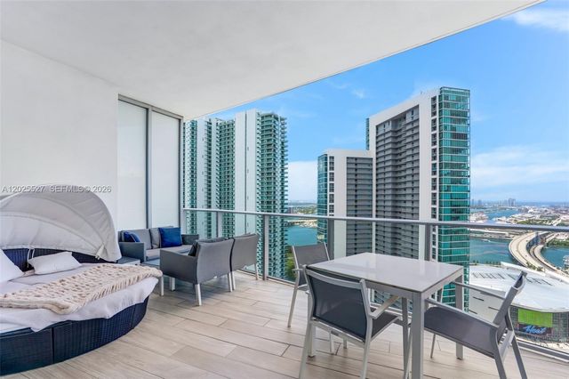 851 NE 1st Ave 3909, Miami, FL 33132