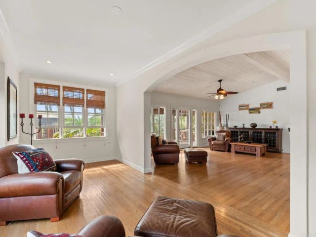 890 Passiflora Avenue, Encinitas, CA 92024