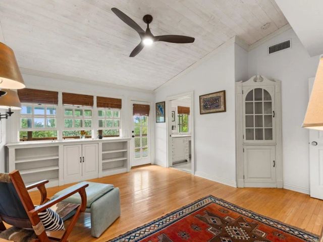 890 Passiflora Avenue, Encinitas, CA 92024