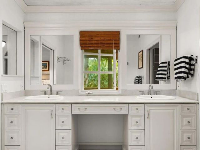 890 Passiflora Avenue, Encinitas, CA 92024