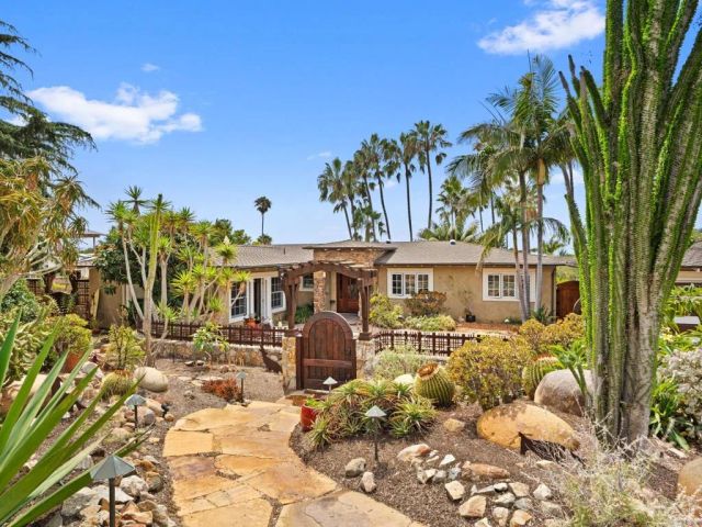 890 Passiflora Avenue, Encinitas, CA 92024