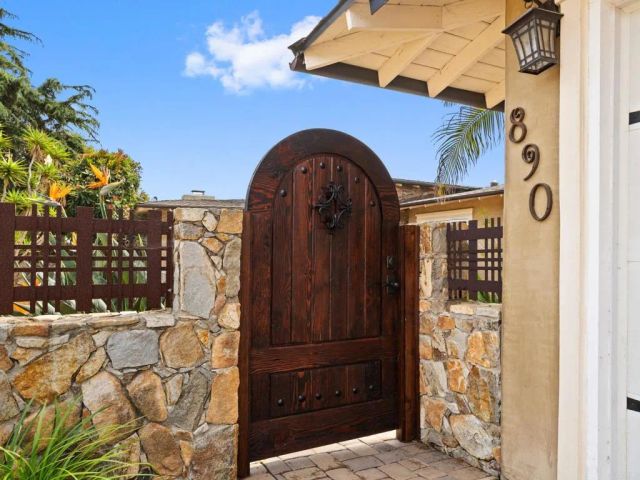 890 Passiflora Avenue, Encinitas, CA 92024