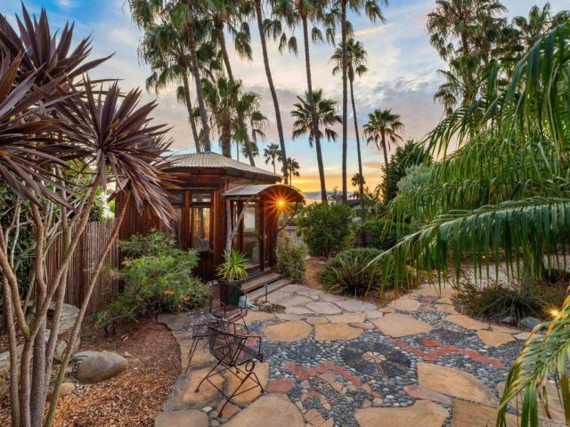 890 Passiflora Avenue, Encinitas, CA 92024