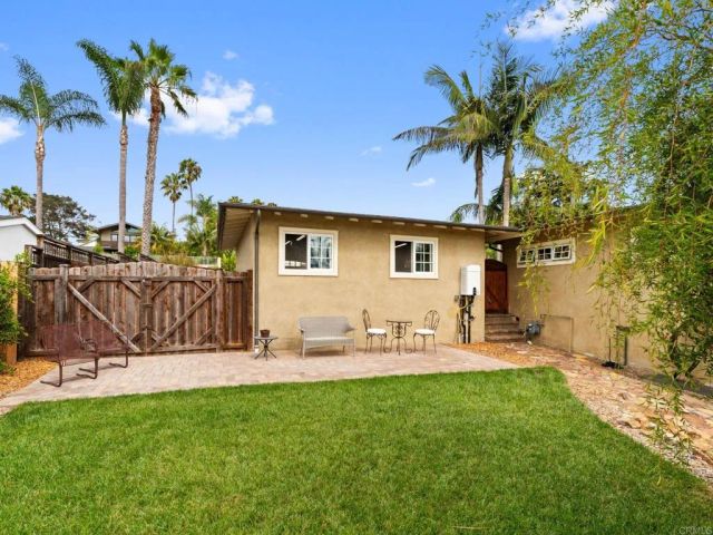 890 Passiflora Avenue, Encinitas, CA 92024