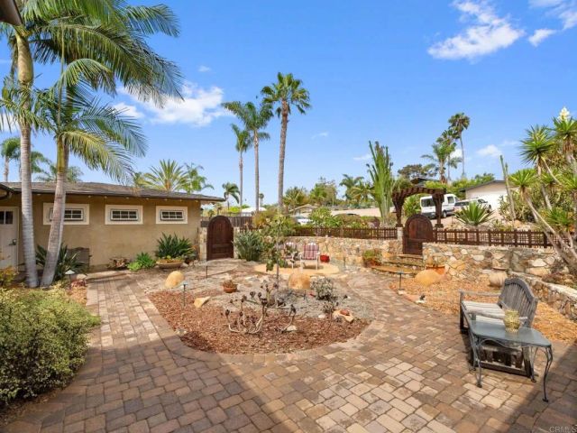 890 Passiflora Avenue, Encinitas, CA 92024