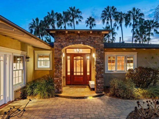 890 Passiflora Avenue, Encinitas, CA 92024