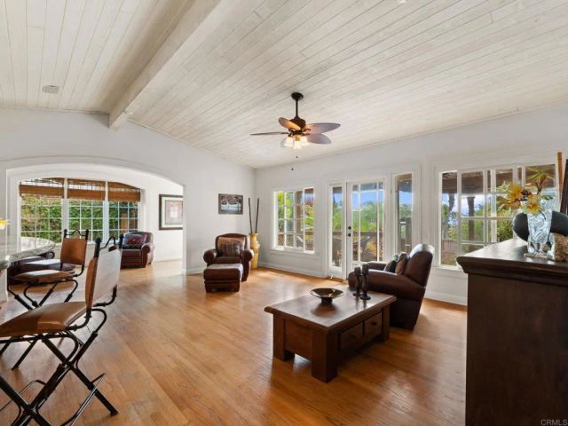 890 Passiflora Avenue, Encinitas, CA 92024