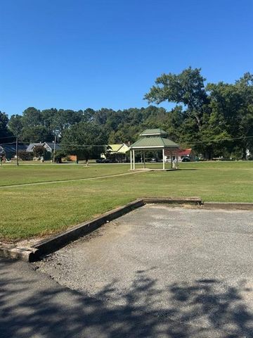 12 Georgian Circle, Adairsville, GA 30103